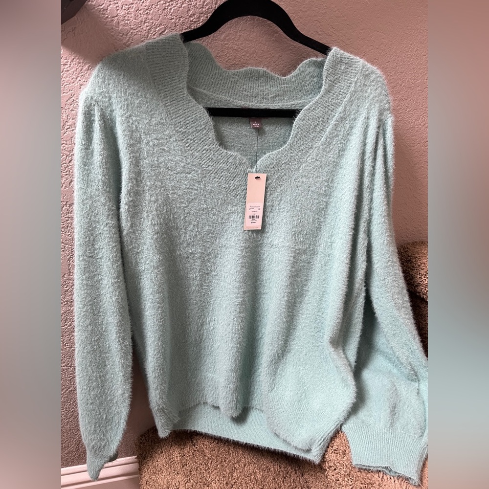 NWT Francesca’s Cupcake Eye lash Sweater